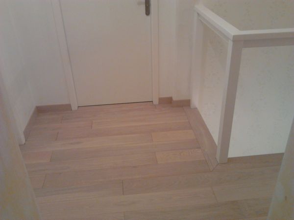 Parquet contrecollé - Sol + Marches + Couloir